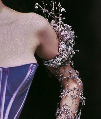 kirammisu's tweet image. caitlyn kiramman would look so dreamy in this dress 😭