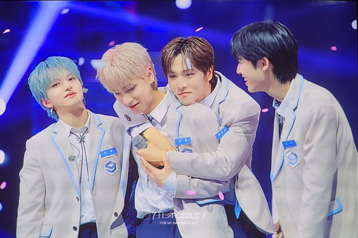 alwayslhg's tweet photo. yoojun is so visibly pouting pls that’s his hangyul hyung :( https://t.co/iZ8mcNiW7J