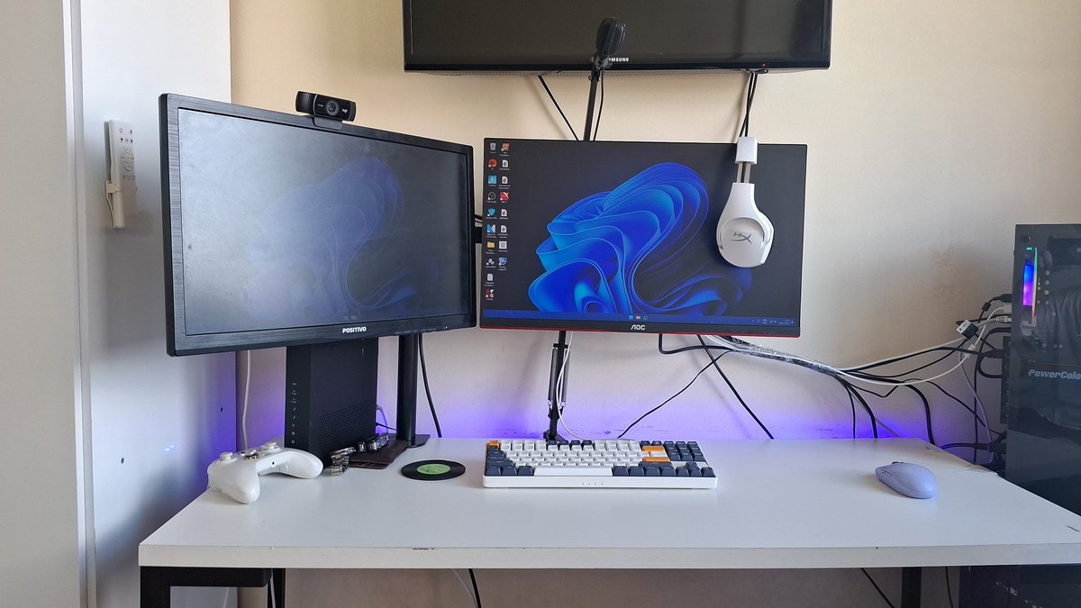 Mozeeezz tweet media