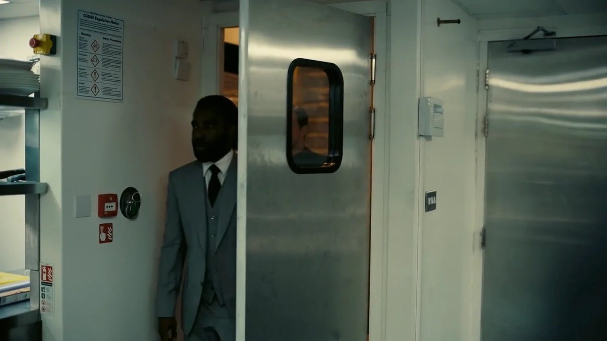 When did The Protagonist order his hot sauce? (@an_hour_ago) on Twitter photo 