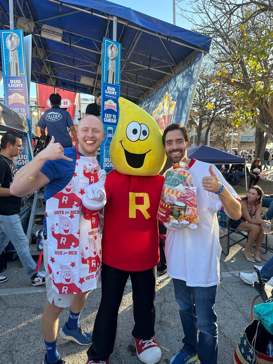 Nacho average game day with @ricosproducts 🔥 #ValeroAlamoBowl #BYUFOOTBALL #GoBuffs