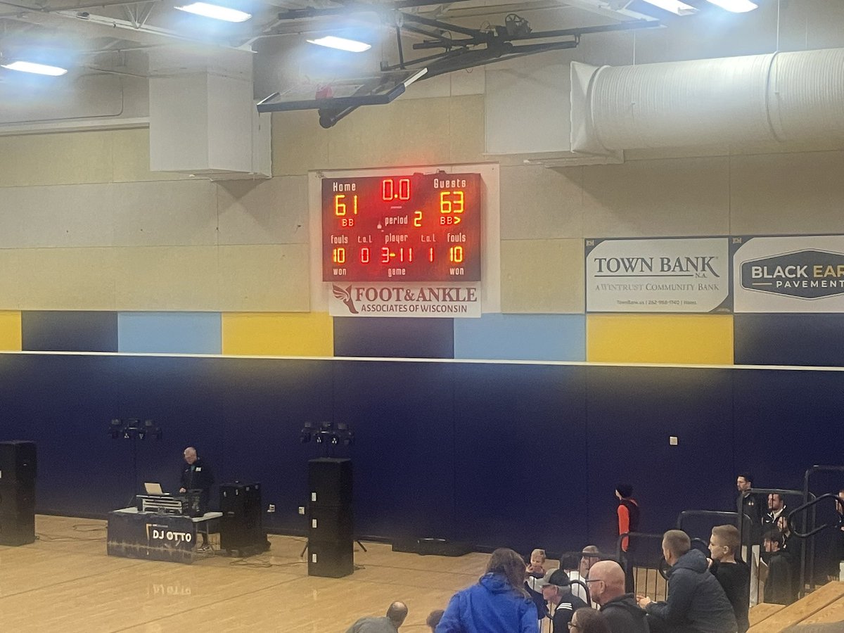 bbmind's tweet image. Stoughton beats Lake County Lutheran and moves to 4-2 on season. Carter Sullivan and Jacob Hibner combined for over 40, Sullivan with around 25. Next game, 1/3 at home vs McFarland.
