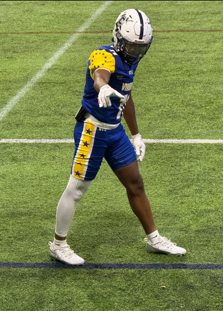 Dawon1sH1m's tweet photo. It's going down ALL-STAR SENIOR BOWL VA vs MD Jan 3rd @ 6pm @TheStJames. I'm about to light up the scoreboard!! @LocoHSFB @CoachOvertonJ @WillVapreps @coachwinters26 @DmvSportsLive6 @LeeMCarter3 ! Get your tickets ASAP! #VA #WECOMING https://t.co/L0yUtsnHlE