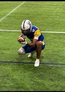 Dawon1sH1m's tweet photo. It's going down ALL-STAR SENIOR BOWL VA vs MD Jan 3rd @ 6pm @TheStJames. I'm about to light up the scoreboard!! @LocoHSFB @CoachOvertonJ @WillVapreps @coachwinters26 @DmvSportsLive6 @LeeMCarter3 ! Get your tickets ASAP! #VA #WECOMING https://t.co/L0yUtsnHlE