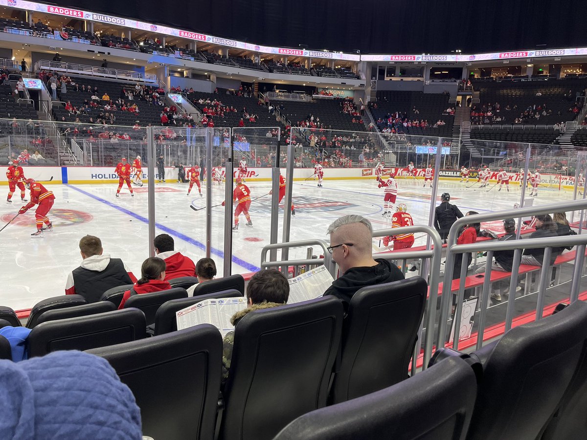 crs_law's tweet photo. Let’s do this! #onwisconsin #kwiktripholidayfaceoff https://t.co/y5IcgFVlWx