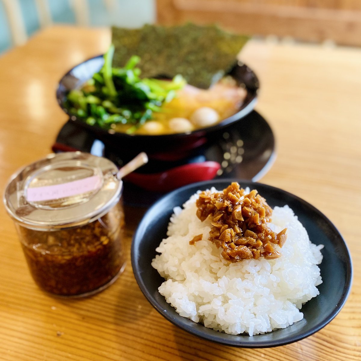 houkiya_yonago's tweet photo. おはようございます⛄️

12/29(日🍗✌️)
👋年内最終営業日
☀️昼営業のみ
🈺10:30〜15:30(L.O)

【フォロワー特典】
ゴロチャー 0円
細キクラゲ 50円
⚠️本投稿を[いいね&リポスト]必須
 
2024年最後の営業日です👋
そして最後の肉の日です📣

モモ肉は売り切れです🙇🏻‍♀️
ロース肉のみですがお好きな厚さで🆗

ローストチキンもあります🍗
1本290円‼️
お好きな本数いっちゃって👌

伯耆家納めに❗️
最後の🍜&🍚で🫡🔥