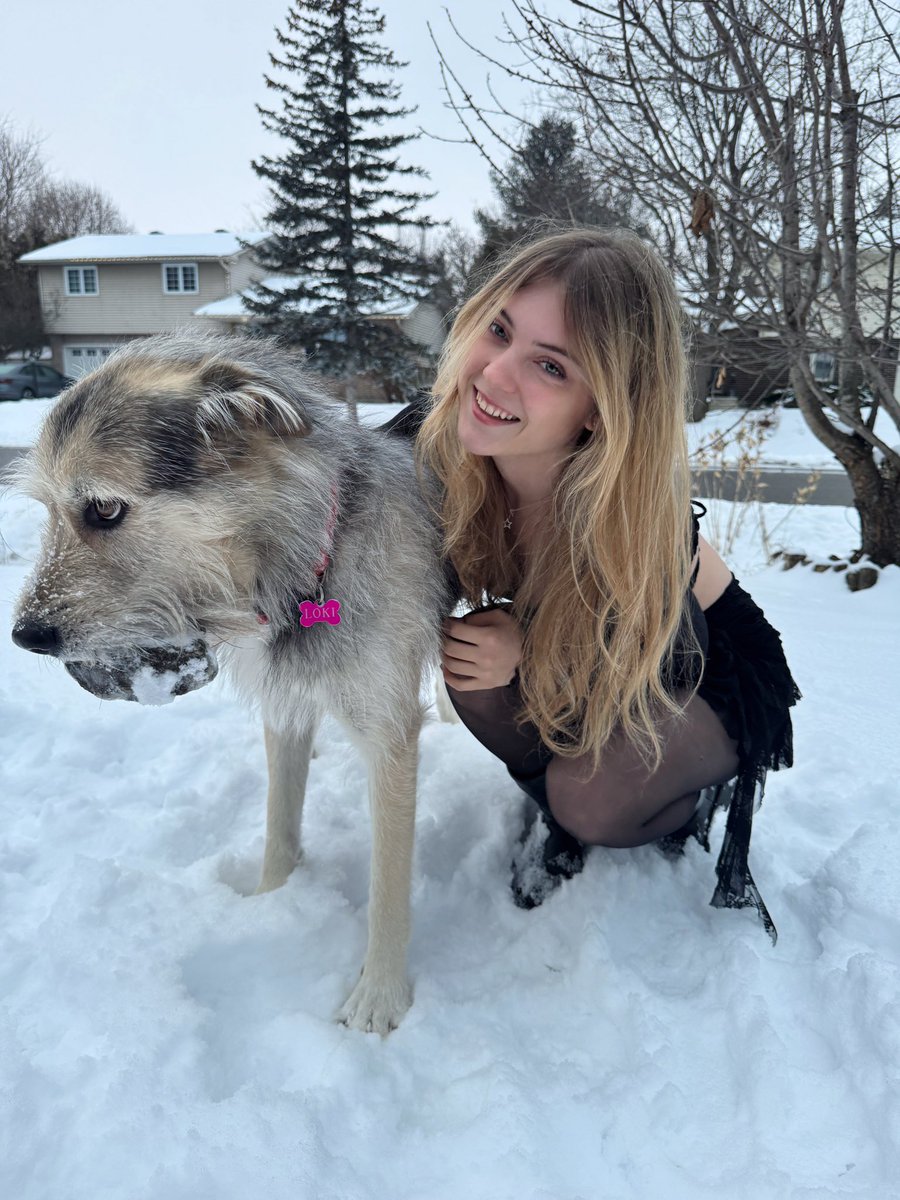 Nefffss's tweet image. What the dog doin? (eating a rock)