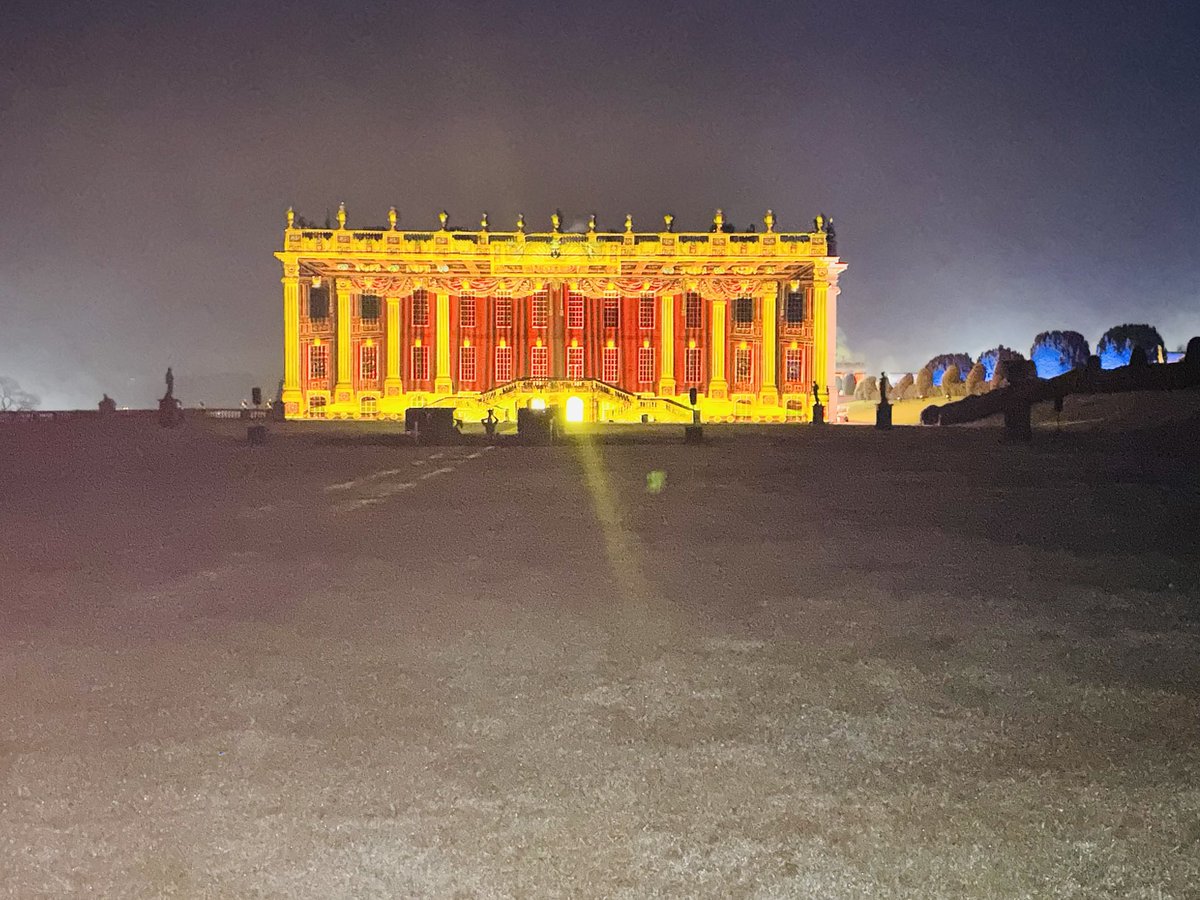 Chatsworth at Christmas-magical 🎄💜🎁 #chatsworthhouse #chatsworthatchristmas