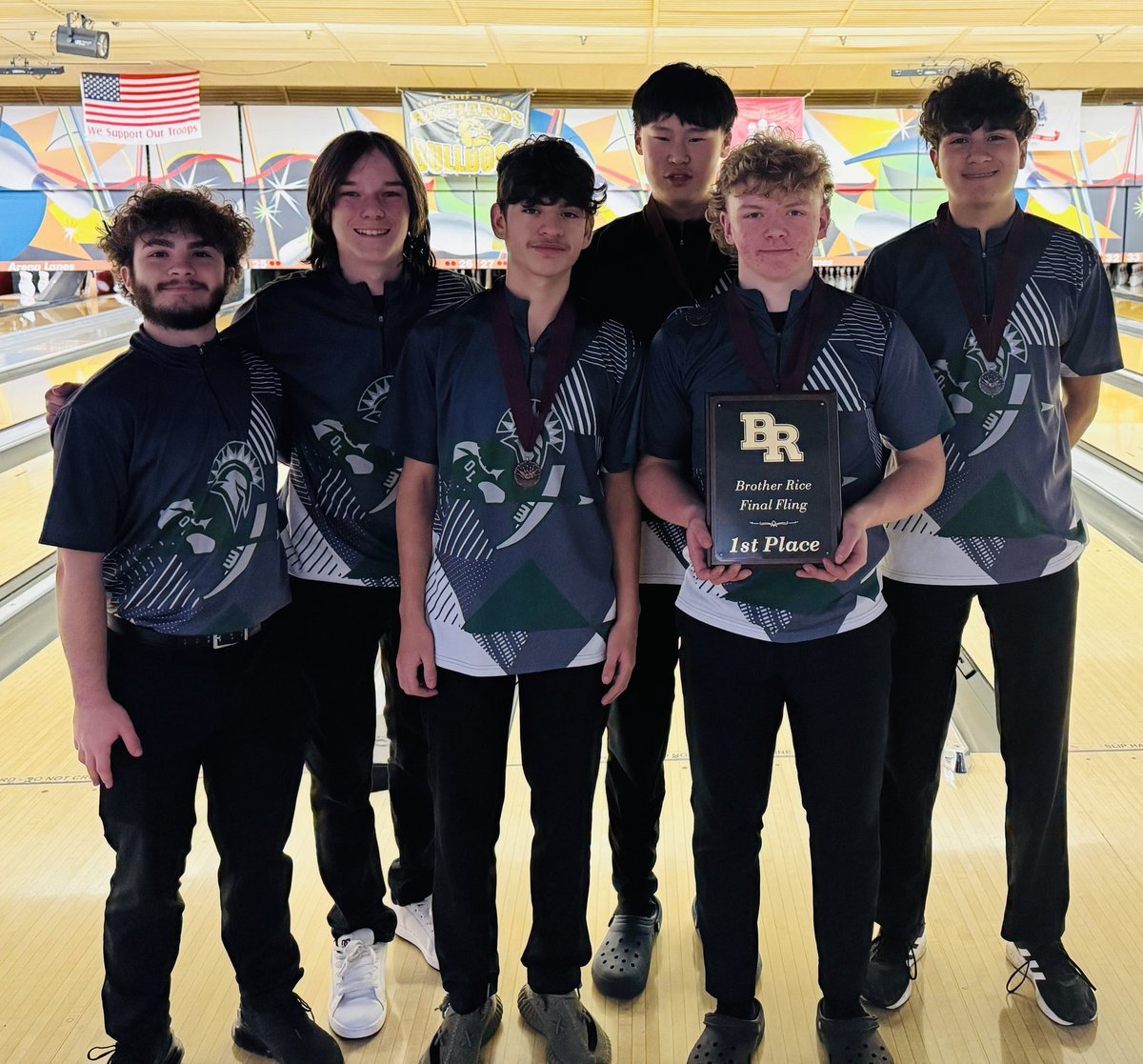 OLBoysBowling's tweet image. Thank you to Brother Rice for hosting their Final Fling yesterday. We ended up in 1st place with a strong afternoon after a slow start. Justin Canvin and Peter Garcia took home top 10 medals. This was a total team win and everyone contributed. Great job Spartans!
#olchspride