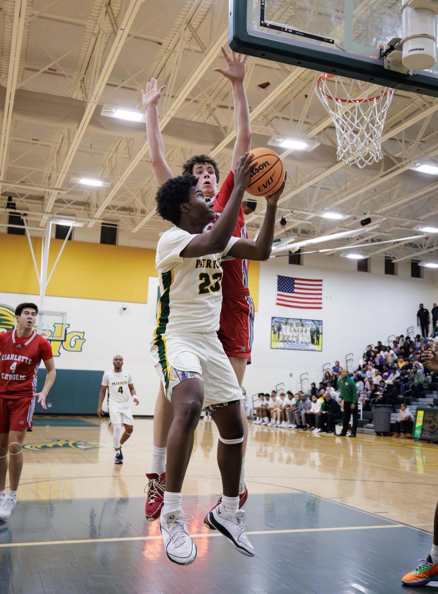 Independence, Jaxon Neely, stop Catawba Ridge at <a href="/Phenom_Hoops/">Phenom Hoop Report</a> New Year's Eve bash, win for fourth time in five tries.

Story at link below

charlotteobserver.com/sports/high-sc…