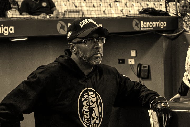 🗞Los Leones del Caracas ratificaron a José Alguacil como Mánager para la próxima temporada 2024-2025.🦁

La gerencia capitalina después de una larga reunión que se extendió hasta horas de la madrugada, decidió ratificar al hombre de los guantines amarillos.🥇

Cabe destacar que