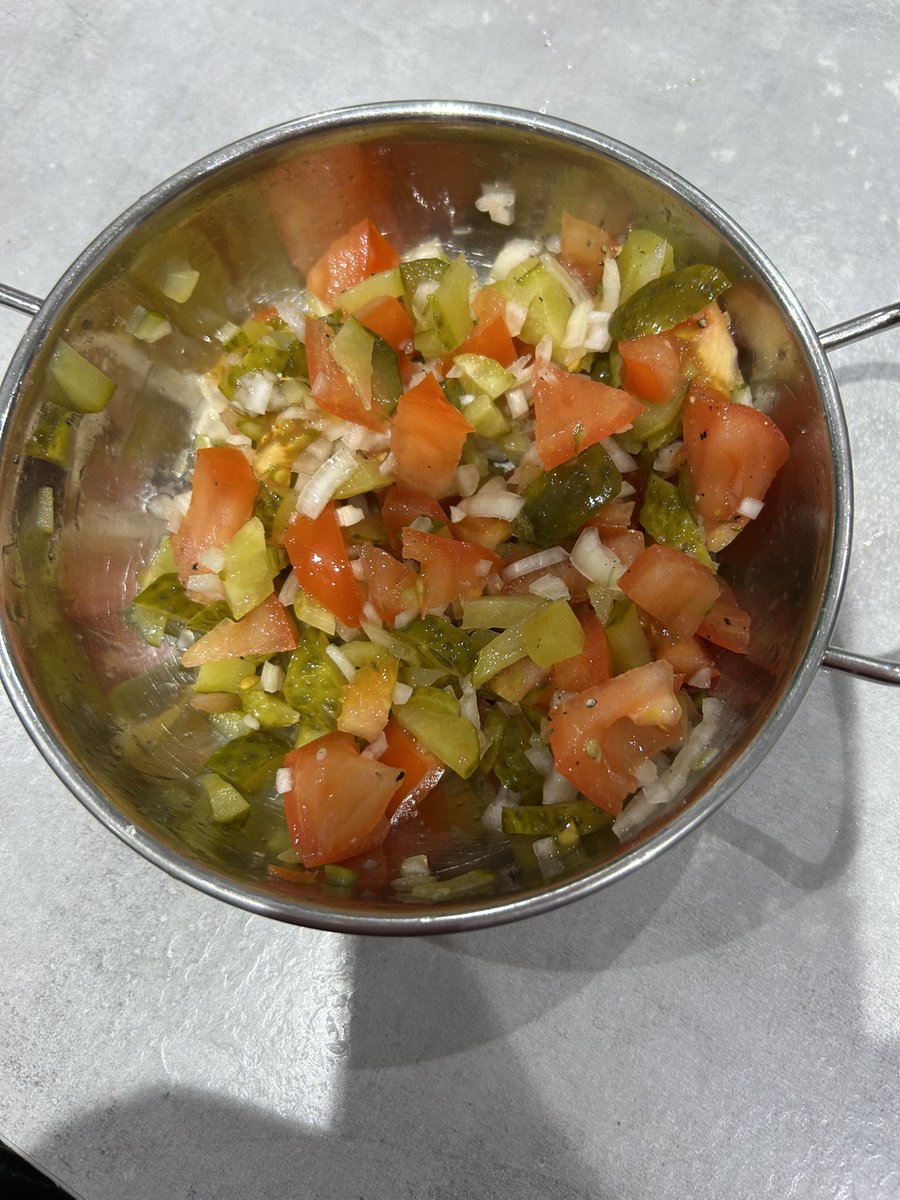DarrenLong71's tweet photo. After a few Beers a Gherkin Salsa seems appropriate π€·ββοΈ#Vegan #Beersnacks https://t.co/huhwQyNIr9