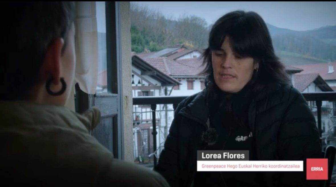 erria_eus's tweet photo. 🗣️Elkarrizketa Lorea Floresi [Greenpeaceko Hego Euskal Herriko koordinatzailea] 
🎤Larrialdi egoeraz [klima, planetaren mugak, greenwhasig-a,...]

📺https://t.co/ZkJdtUgtgM https://t.co/UzDfHIIqOq