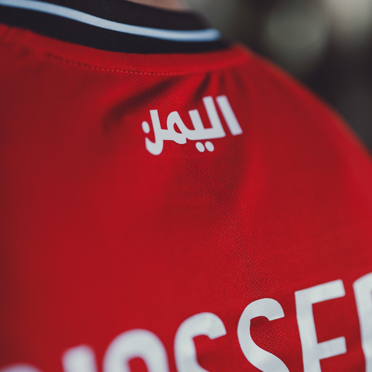 بمناسبة فوز منتخبنا الوطني على البحرين وتحقيق أول انتصار في بطولة كأس الخليج .. سحب على تيشرت لمنتخبنا.

الشروط :
ريتويت للتغريدة 
متابعة الحساب 
السحب بعد يومين وبالتوثيق.

📍يحق للفائز استبدال التيشيرت بقيمته المادية.