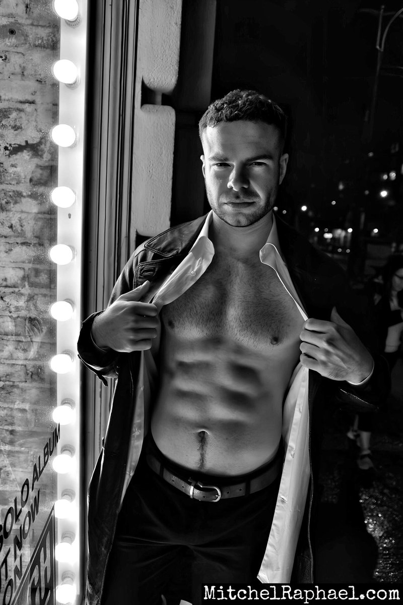 Photo shoot w/ <a href="/MarcusMcNeillx/">Marcus McNeill</a> 

#TorontoPhotographer
#TorontoPhotography
#Toronto #TorontoLife