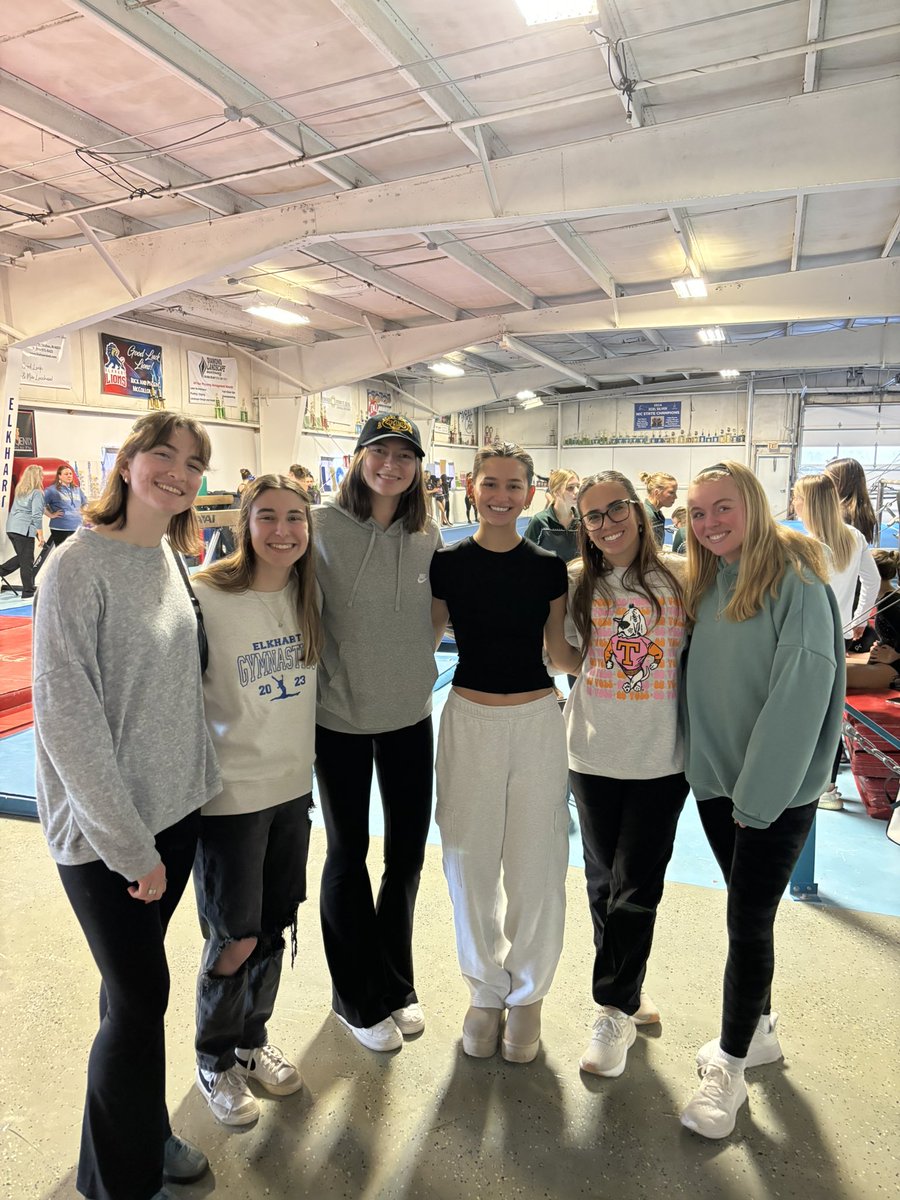 Alumni supporting girls gymnastics today as we host the Holiday Invitational 🤸‍♂️