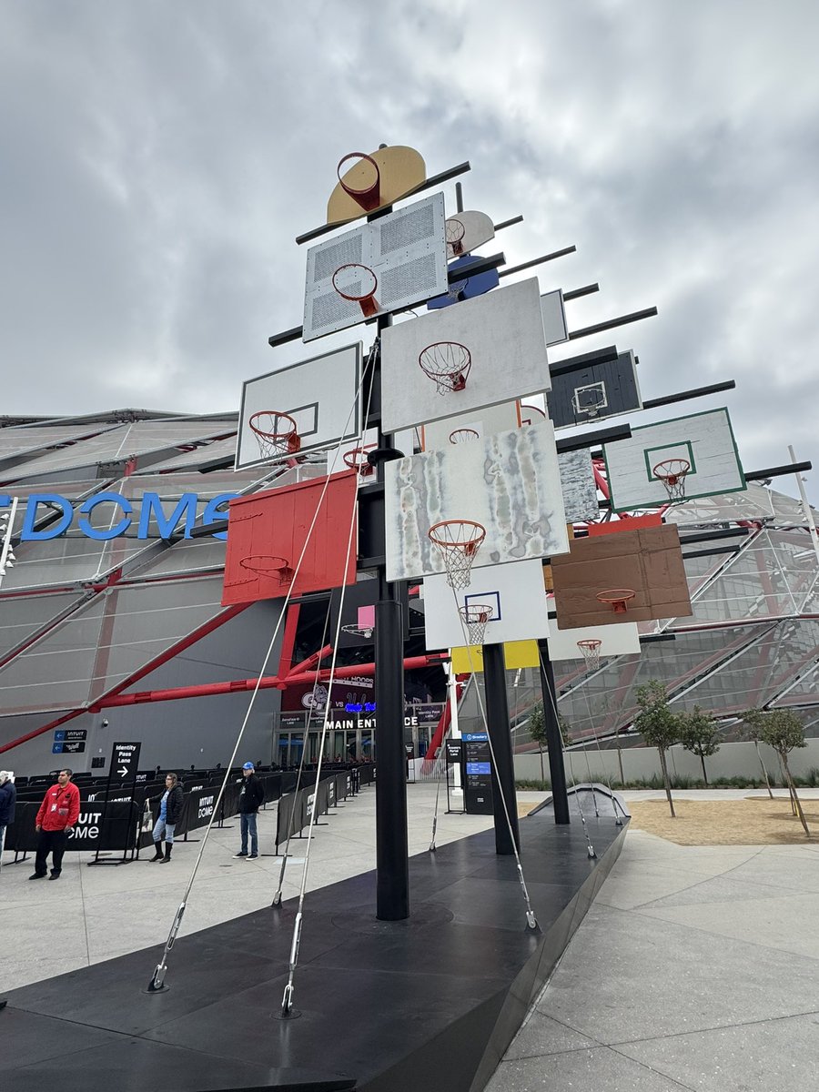 The_Big_P's tweet photo. Made it to the @IntuitDome!

Time for the West Coast Hoops Showdown! 

Gonzaga vs UCLA
San Diego vs Grand Canyon!

Gorgeous day in Inglewood! https://t.co/nNgSfNQvuk