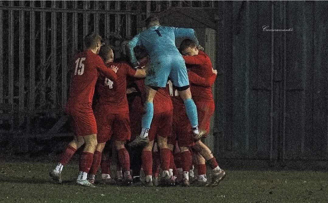 WorsbroughBFC's tweet photo. As 2024 draws to a close, we will let the stats tell the story of the season so far !

*Unbeaten in 14 games
*Last defeat 28/09/24
*5 defeats this season. Only Horbury (4) have lost less!
*Attendances UP 14%
*2453 fans at home games
*8th place

What an effort. Bring on 2025. https://t.co/yZGxrPoK0o