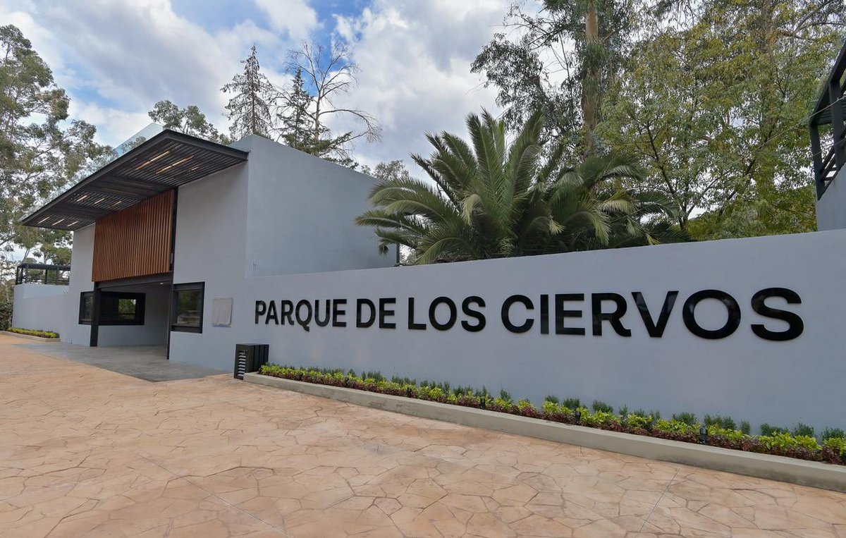 Pedro_RVillegas's tweet photo. Inauguramos el Edificio de Acceso al #ParqueDeLosCiervos, una obra que incluye vestíbulo, sanitarios, salón de usos múltiples y terraza, parte del rescate integral de este pulmón ecológico y espacio de convivencia familiar.

Además, anunciamos la segunda etapa de su construcción y la creación de #Atizaparques, una unidad dedicada a gestionar nuestras áreas verdes y mejorar más espacios públicos. 

#UnidosDamosMejoresResultados
#SeguimosCreciendo
