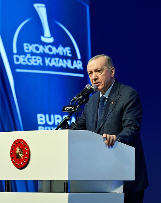 efkanala's tweet photo. 📍Bursa

Genel Başkanımız ve Cumhurbaşkanımızın teşrifleriyle Bursa Ticaret ve Sanayi Odası Ekonomiye Değer Katanlar 49. Ödül Töreni’ne katıldık. 

Bursa’mız sanayide olduğu teknolojide de örnek bir şehir olacak. 

Bursa’mızın Türkiye Yüzyılı hedeflerimizin lokomotif şehri olacağına inanıyoruz.