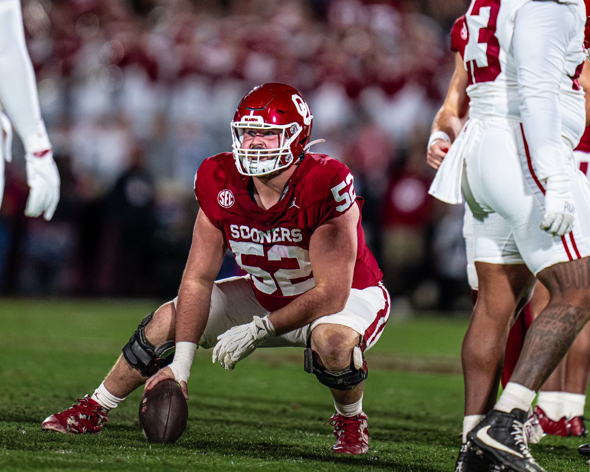 Troy Everett (@troyeverett11) on Twitter photo Thankful for the entire Athletic Training staff and <a href="/OU_Football/">Oklahoma Football</a>. Even though the season wasn’t what we wanted I’m extremely blessed to have been able to get back earlier than expected and play this season with their support and help! Thankful for the entire Athletic Training staff and <a href="/OU_Football/">Oklahoma Football</a>. Even though the season wasn’t what we wanted I’m extremely blessed to have been able to get back earlier than expected and play this season with their support and help!