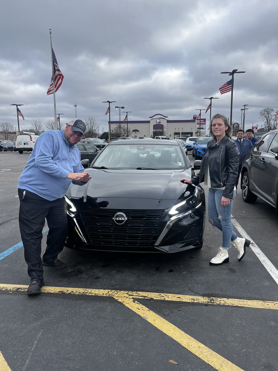 Congrats to Jasmine Flickner! 🎉 She just drove home in a 2023 Nissan Altima SL AWD with the help of Chris Washington at Gates Chevy World! 🚗💨

Looking for your next ride? Great deals are waiting—stop in today!