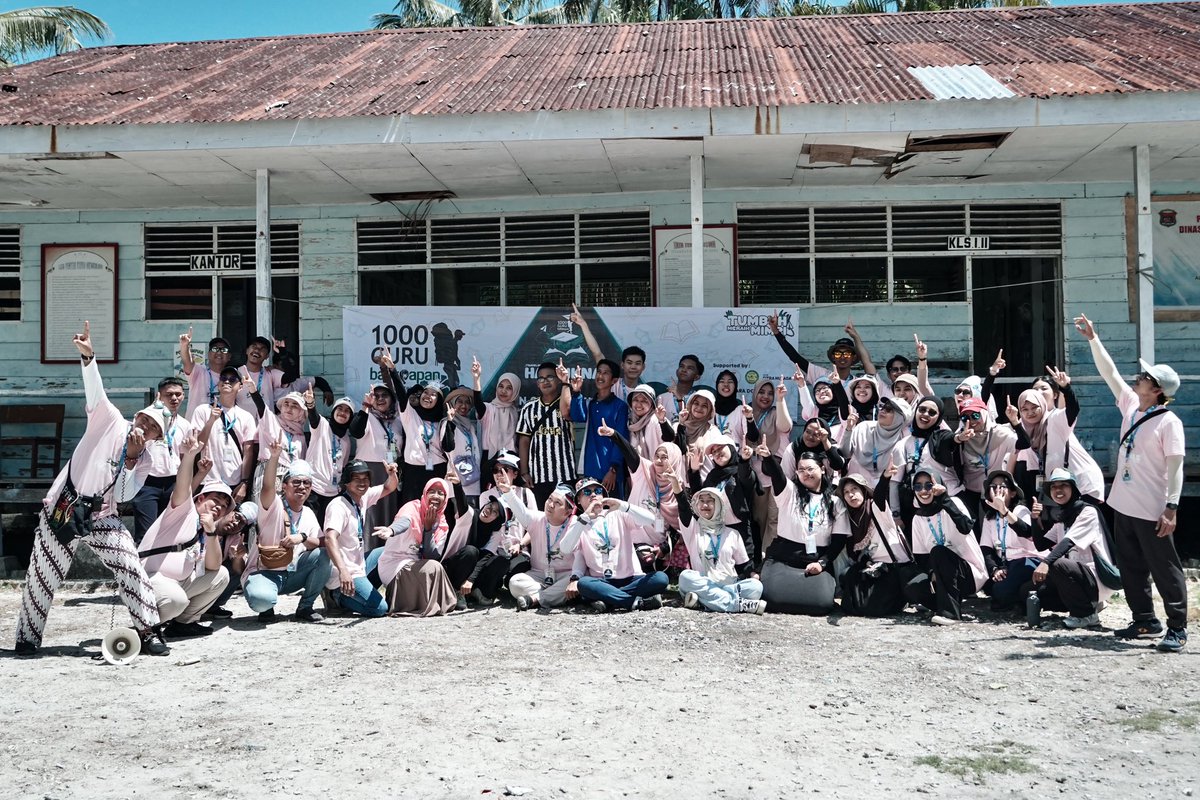 fadhtusa's tweet photo. Desa (Pulau) Labia, Kabupaten Mamuju. Desa Lung Anai, Kabupaten Kutai Kartanegara. Desa Dersono, Kabupaten Pacitan. A glimpse of pure happinesses in 2024. No power on earth that can stop my will to do this 🤙🏻 https://t.co/FmG5jgbBfV