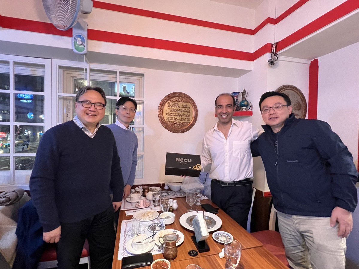 abdullaa189's tweet image. الحمد لله أولًا وآخرًا، اليوم انتهت رحلتي العلمية والبحثية التي استمرت قرابة سنتين في اقصى بلاد الارض في تايبيه، عاصمة جمهورية الصين الوطنية (تايوان).
كانت تجربة رائعة غنية بالإنجاز والبحث والاطلاع وتوسيع المدارك .