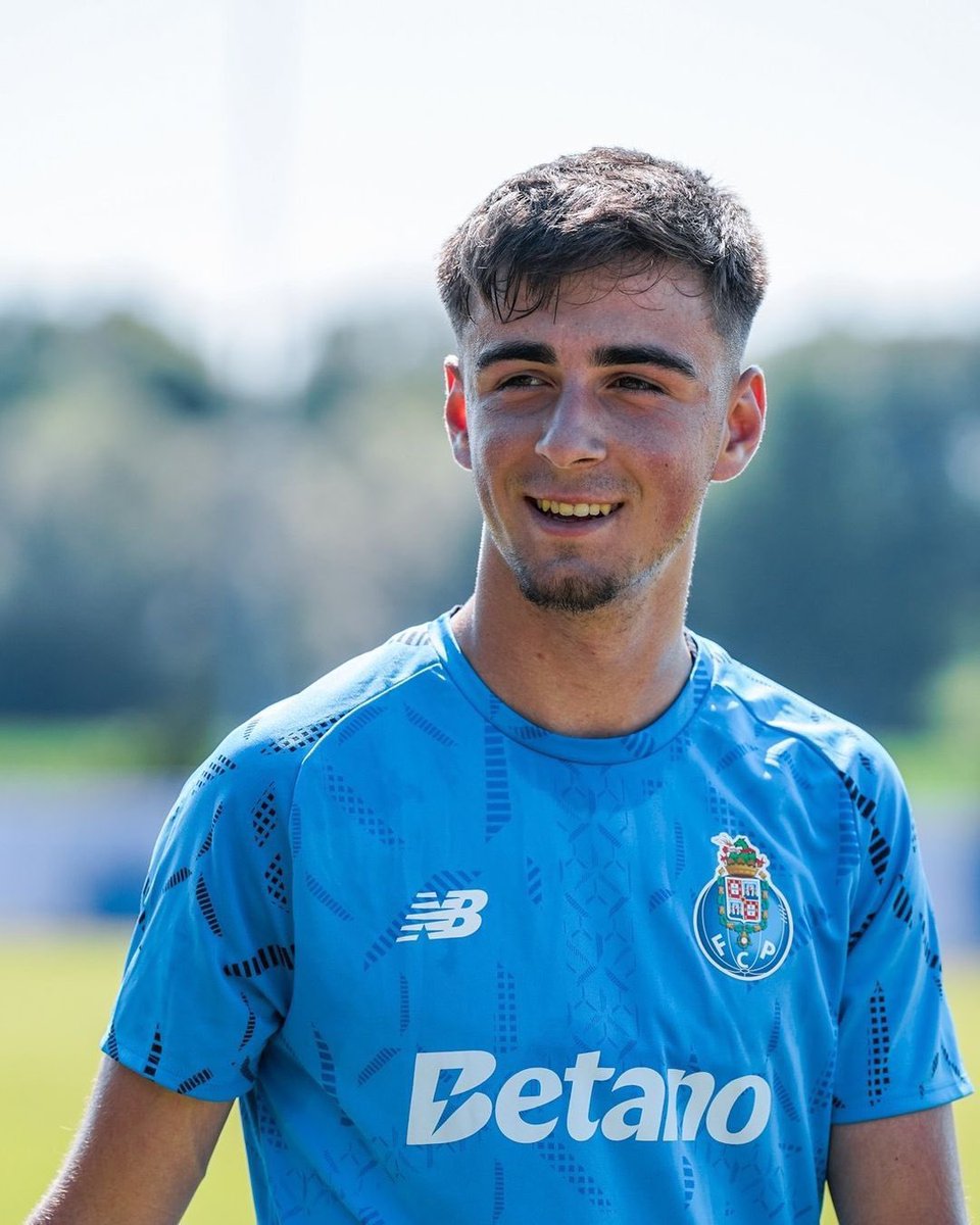 🇵🇹✨ | 𝐑𝐨𝐝𝐫𝐢𝐠𝐨 𝐌𝐨𝐫𝐚 (𝟏𝟕) and 𝐌𝐚𝐫𝐭𝐢𝐦 𝐅𝐞𝐫𝐧𝐚𝐧𝐝𝐞𝐬 (𝟏𝟖) 𝐒𝐓𝐀𝐑𝐓 for <a href="/FCPorto/">FC Porto</a> tonight 

Time to shine kids 💎
