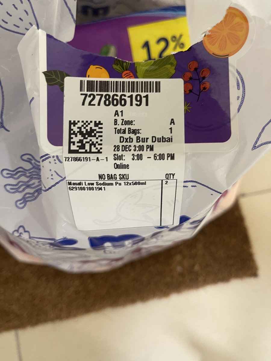 i_Darshit's tweet photo. @SmilesUAE I have ordered groceries for home delivery. Wrong items delivered and no one is responding on customer care chat. Very disappointing response from Smiles for your customer who is ordered from Smiles from age old times. When I will receive my actual ordered items? https://t.co/QvnWIUeg31