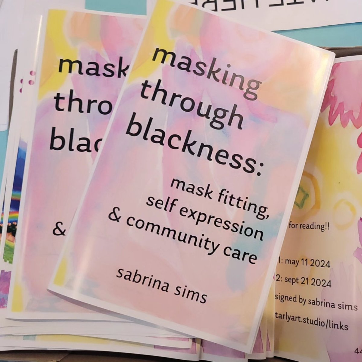 starlybri's tweet image. check out my zine &quot;masking through blackness&quot;! It&apos;s full of info about masking safely while taking into consideration hairstyles &amp;amp; fit issues 😊😷💖 you can get physical and digital copies - ones for personal use and myutual ayhd 💫 available at starlyart . studio / links