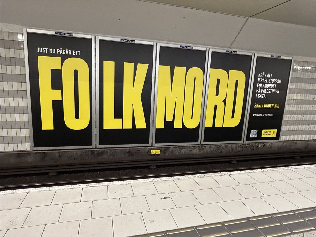 ملصق لمنظمة العفو الدولية في أنفاق المترو في العاصمة ستوكهولم تنديداً بحرب الإبادة في #غزة