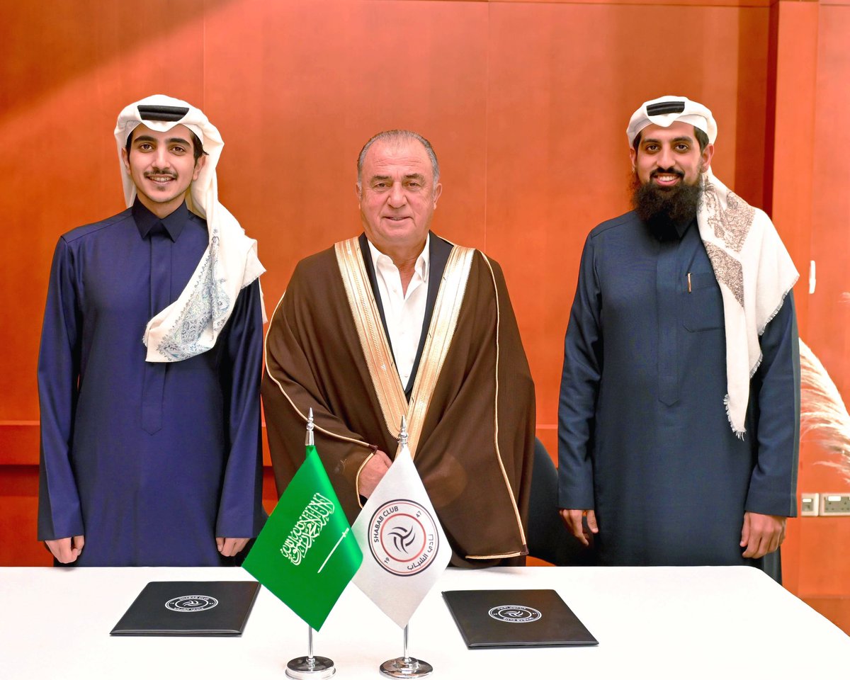 Alhussain_a14's tweet photo. الإمبراطور فاتح تريم 🤍🖤

أسطورة التدريب التركية وأحد أهم الشخصيات في عالم التدريب يحط رحاله في معقل الليوث ، عقلية فائزة وخبرة كبيرة.

سعيد بالثقة الممنوحة من الإدارة الشبابية  ، وأشكرهم على احترافيتهم العالية والغير مستغربة في إنهاء عملية التعاقد.

فالكم التوفيق . https://t.co/AO9sdi90q0
