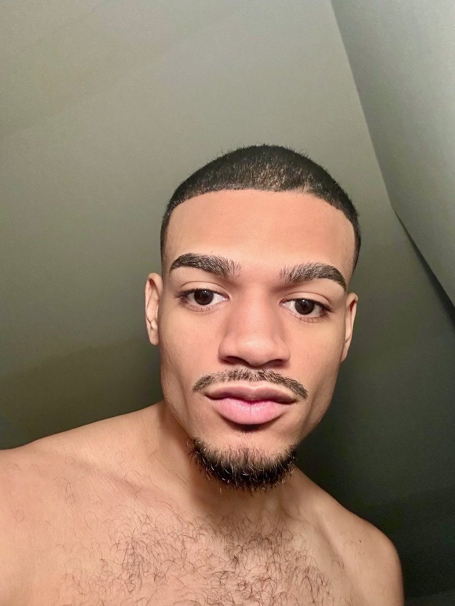 reeswaee's tweet photo. Ayo 🥶
#prettyboy https://t.co/NmDWkIsdHV