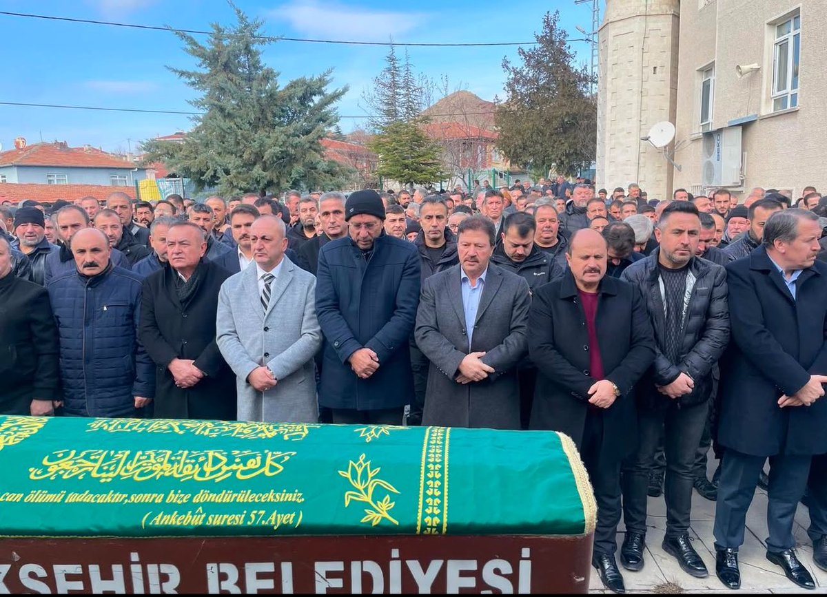 Başkent Esnaf Kefalet koop Başkanımız, Ankara Servis Araçları Esnaf Odası önceki dönem Başkanı Başkanımız abimiz Sayın <a href="/TuncayELMADAGLI/">Tuncay ELMADAĞLI</a>  nın kıymetlisi Hatice Annemizi son yolculuğuna uğurladık. Mekanı Cennet olsun inşallah, Başkanımıza ve sevenlerine sabırlar diliyorum…