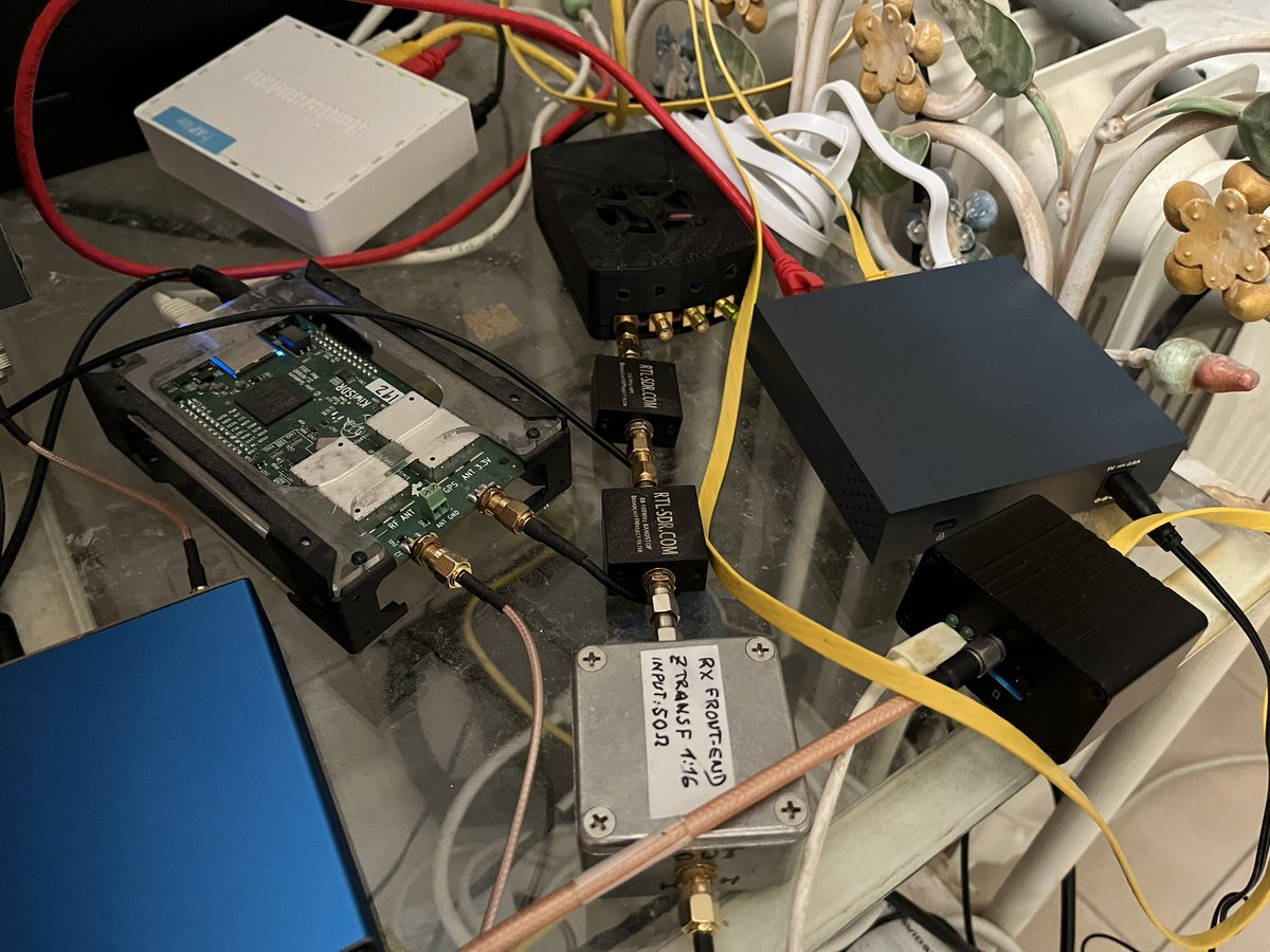 Acaba de llegar el Olentzero al <a href="/EA2RCF/">Radio Club Foronda</a>  y nos ha traído otro nuevo servicio para aportar al estudio de la propagación.

#WSPR
#openwrpr

Ya podéis encontrar EA2RCF lanzando spots a la red

Los tres hermanos
-<a href="/Kiwi_SDR/">KiwiSDR</a> 
-<a href="/RedPitayaCom/">Red Pitaya</a> #RBN #SkimmerServer
-#openwspr