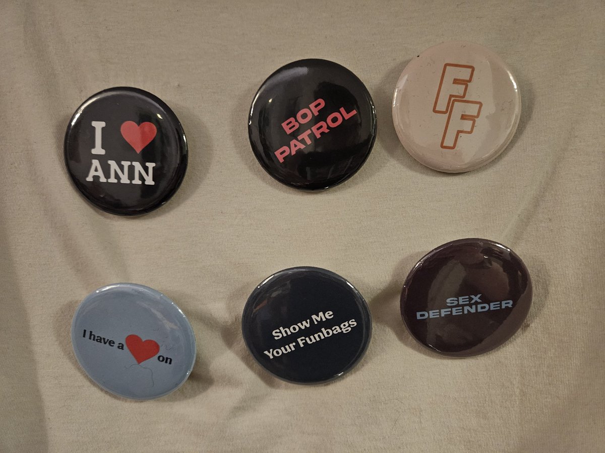 I got a badge maker and created some badges based on the merch! I thought these could be a great idea for you to potentially sell on FamilyFriendlyfans.com or use for fans you meet irl or doing scavenger hunts!! 🙏🐐 <a href="/Bazerk/">Bazerk</a> <a href="/2Swifty4u/">Swift</a> <a href="/Sizl__/">JOE SIZL</a> @BennettMeltFF