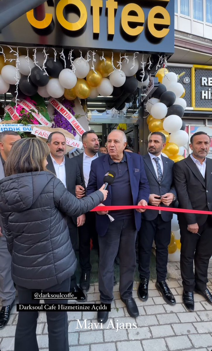Van’da girişimcilik alanında başarılı işlere imza atan, şu anda Van Ticaret ve Sanayi Odası 4. Meslek Komite Üyesi olarak görev yapan Sayın Veysel Şelem ve Menaf Karaboğa’nın önderliğinde, gençlere hitap eden DARK Kafeterya’nın açılışını arkadaşlarımızla birlikte gerçekleştirdik.