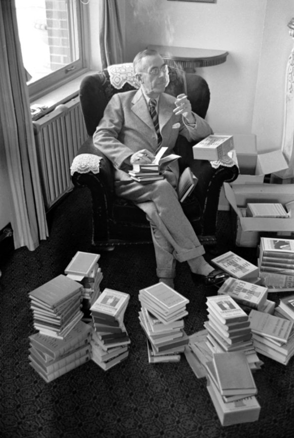 Samantharhill's tweet photo. “In books we never find anything but ourselves. Strangely enough, that  always gives us great pleasure, and we say the author is a genius.”  

―Thomas Mann https://t.co/KW1Bax7wUe