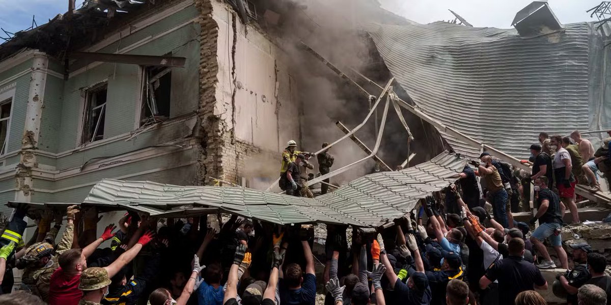 1/3 Un collectif de personnalités et de citoyens dont Daniel Cohn-Bendit, Ariane Mnouchkine, le général Vincent Desportes, Adam Michnik, <a href="/guillaume_ancel/">Guillaume ANCEL 🌊</a>, et de nombreux fédéralistes, dont Michel Caillouet, du bureau <a href="/UEF_France/">Union des Fédéralistes Européens 🇫🇷 🇪🇺 🇺🇦</a> parmi les 15 premiers signataires