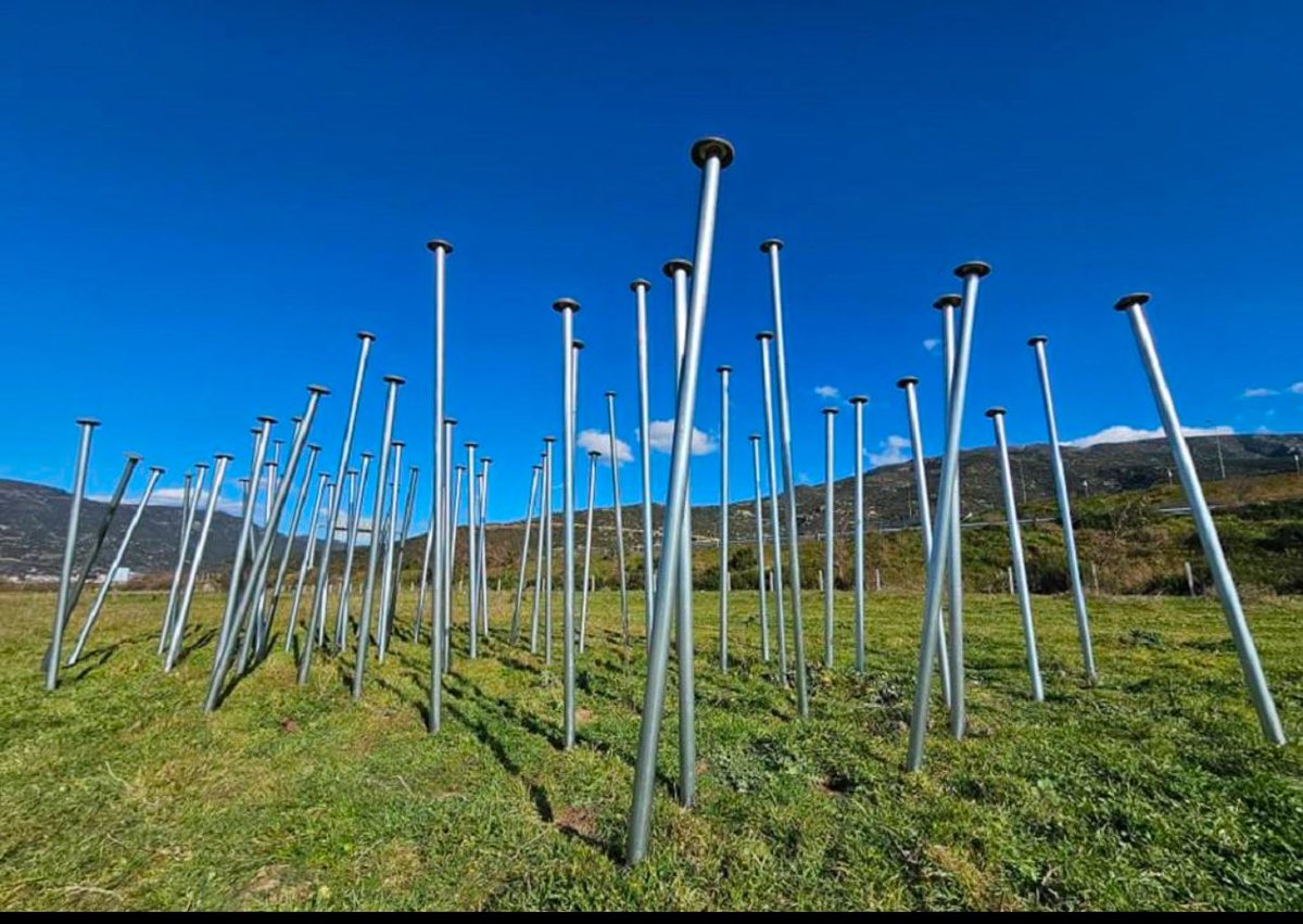 Το κατέστρεψαν το έργο…
Ό,τι κι αν κάνετε, ό,τι κι αν εξαφανίσετε, τα 58 καρφιά των Τεμπών θα είναι καρφωμένα για πάντα πάνω σας.
Δε μιλάω για την πολιτική σας διαδρομή, αυτή δε θα πάθει τίποτα. Πάντα θα υπάρχουν υποτακτικοί να σας φιλούν τα χέρια και να σας ρίχνουν την ψήφο.