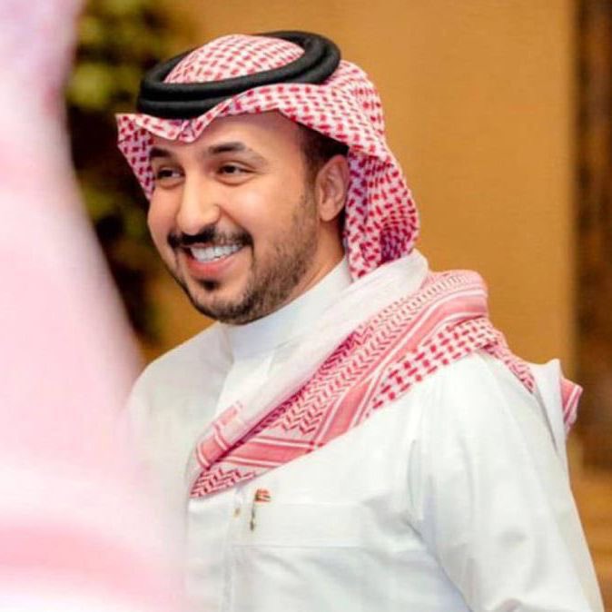 جمّل الله حال شيخٍ مجملنا
في المداحم والمزاحم نماري به

يوم قاموا كلهم ضدنا ، قلنا
ياالله التوفيق والفوز والهيبة

لين خذناها وجينا من اولنا
اي نعم حنا هل الفوز ونجيبه

كايدة ،، مير اننا ما تنازلنا
دونها شمر ومن دونها عتيبة

فهد المفرج

#راعي_الشداد 
#شقح_تميم 
#ابراهيم_المهديب