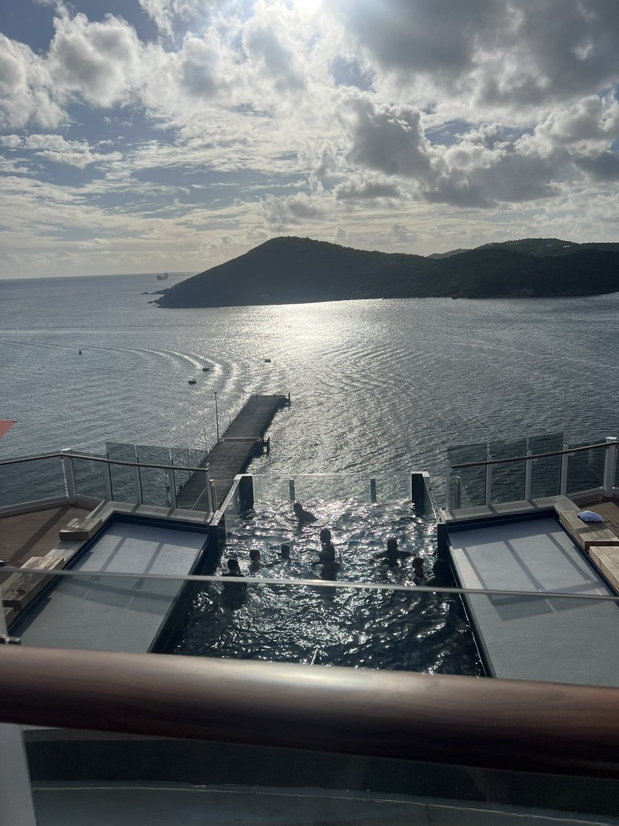 DarylHouseChef's tweet photo. Clearly you didn’t have sigma chi pay for your trip. I’m living the good life. They bring me a cup of Hennessy every 10 minutes. #blessed https://t.co/cjgsftXpnb