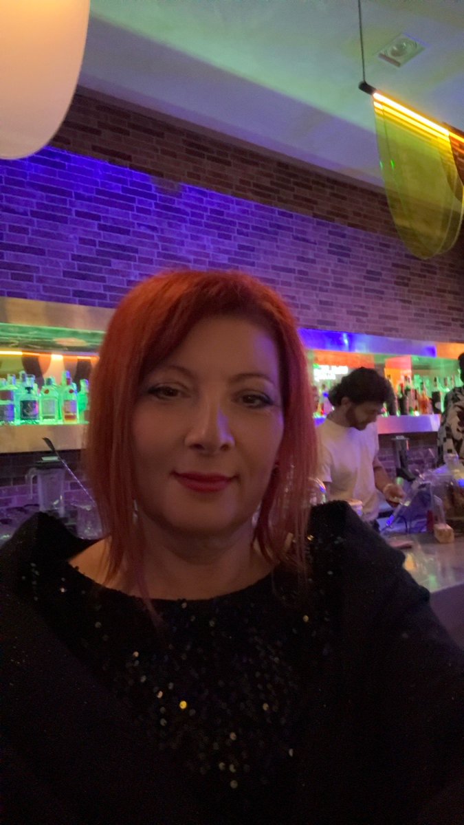 CorinaObertas's tweet photo. 5 minutes to VIP cocktail. Then in one hour all the public will come ! https://t.co/Cp1MdonsKk