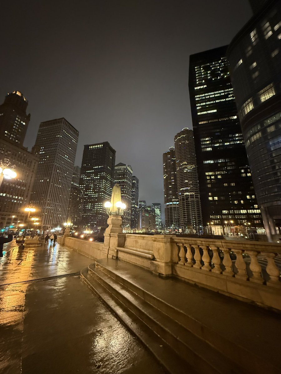 Jomavior's tweet photo. Caminata por Chicago. https://t.co/mNJEUVRMRA