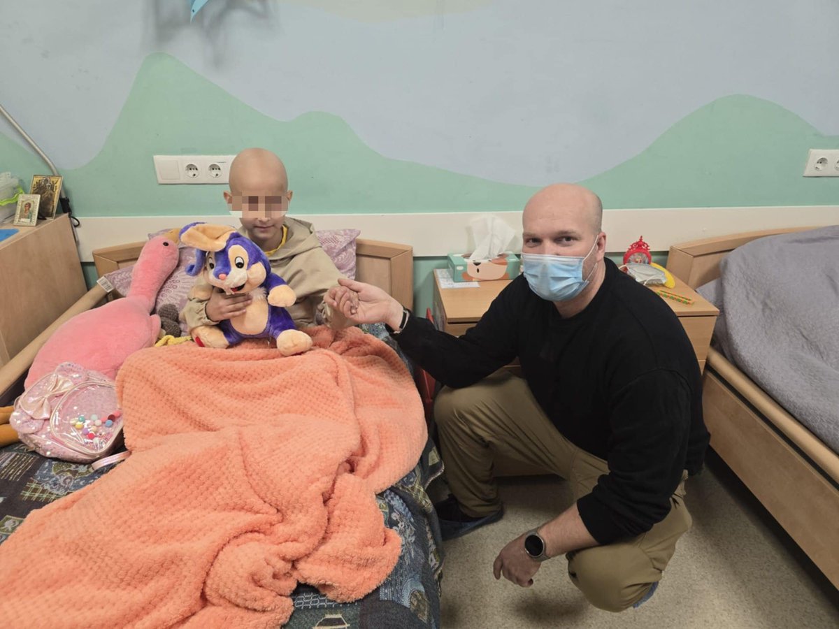 Veteransforukr1's tweet photo. VAU isn’t just about pest control. 💔 Operation Teddybear is delivering gifts to children in Ukrainian hospitals, bringing joy in dark times. 

Support us: https://t.co/YeQC1qOn1W https://t.co/BpLT0zPEGe