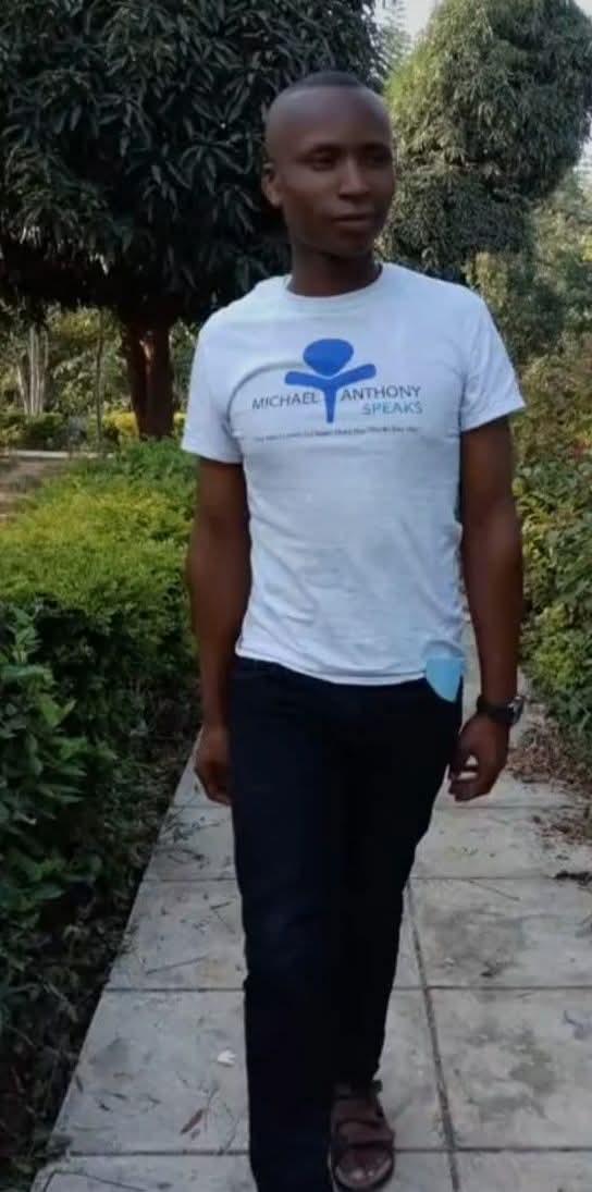 methumuhia's tweet image. Fredrick Gitau Manji
Mayland police post /under Muungano police station
Phone : 0724 875649
Pc120100 

The man who threw the teargas at us.