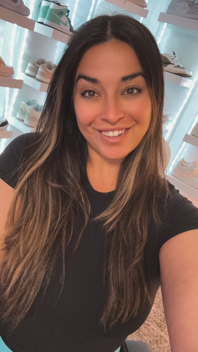 thequeenbeexoxo's tweet image. SASSY SATURDAY LIVE #kick #noticeme