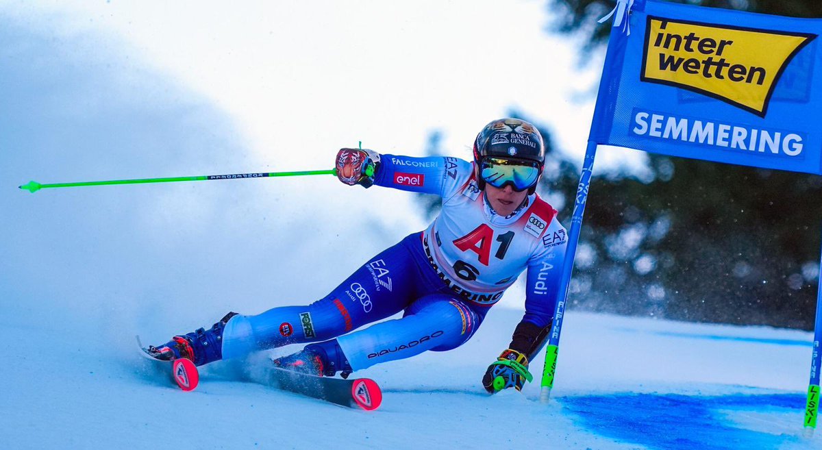 SM_Difesa's tweet photo. #Semmering, Austria - Coppa del Mondo di #scialpino
Il #CapoSMD Gen. #Portolano esprime le sue congratulazioni al Vice Brigadiere dei #Carabinieri
Federica Brignone che domina nello slalom gigante e conquista il gradino più alto del podio
#ForzeArmate🇮🇹
#UnaForzaperilPaese https://t.co/nwOtC2Yqhj