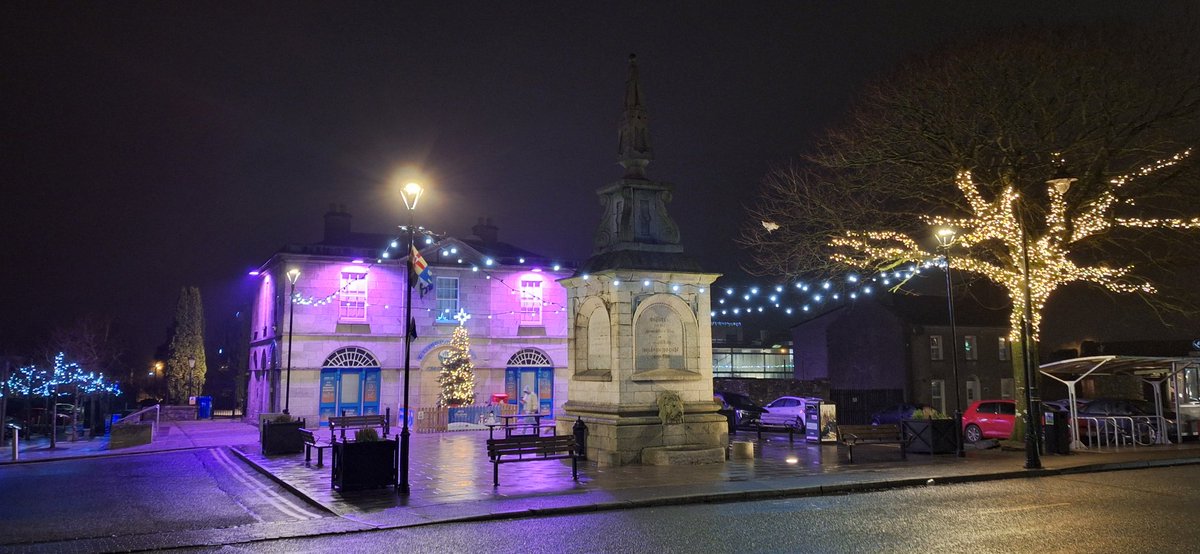 Blessington2022's tweet photo. Blessington Town Square during Christmas period December 2024 #Blessington #countywicklow #Wicklow #Ireland #Christmas2024 https://t.co/w1PNXGscpm